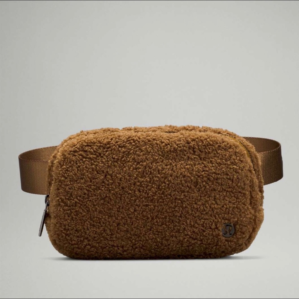 Lululemon Everywhere Fleece Belt Bag Burnt Caramel